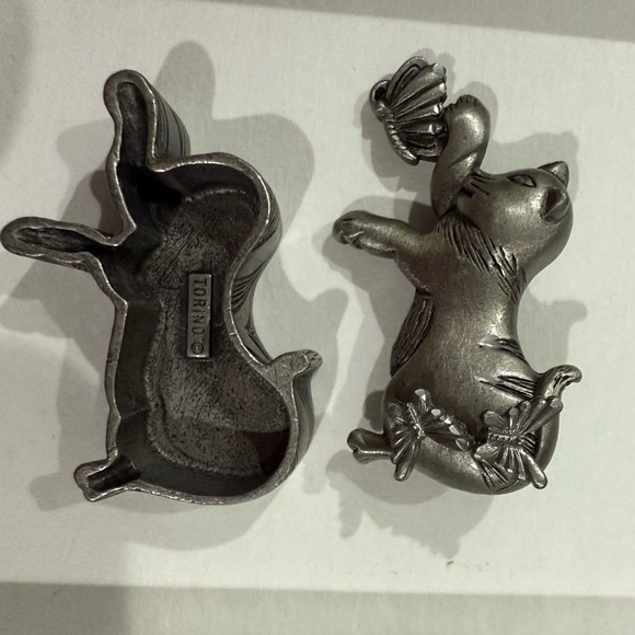 Silver Brooch Set with Mermaid and Cats - Picture 5 of 8